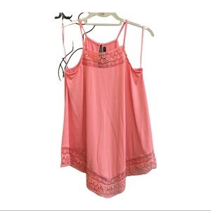 NWOT! Boutique Doe and Rae Coral tank. Size M.